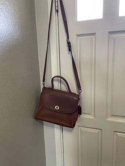 Vintage leather Coach Regina bag- leather / crossbody or shoulder length