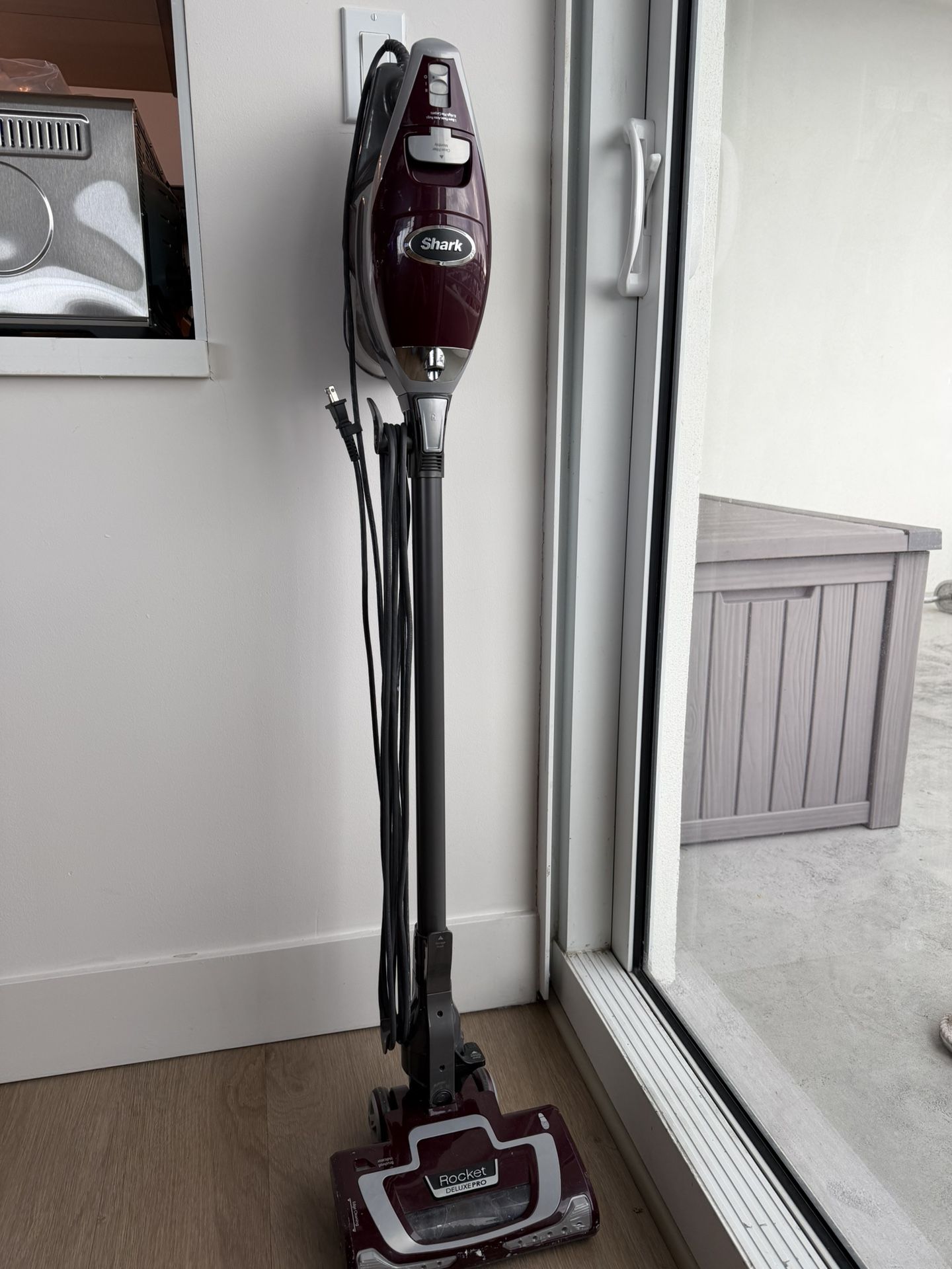 Shark Rocket Deluxe Pro