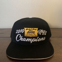 LA Lakers 2010 NBA Champions Mitchell & Ness Snapback Hat. Used Good Condition.