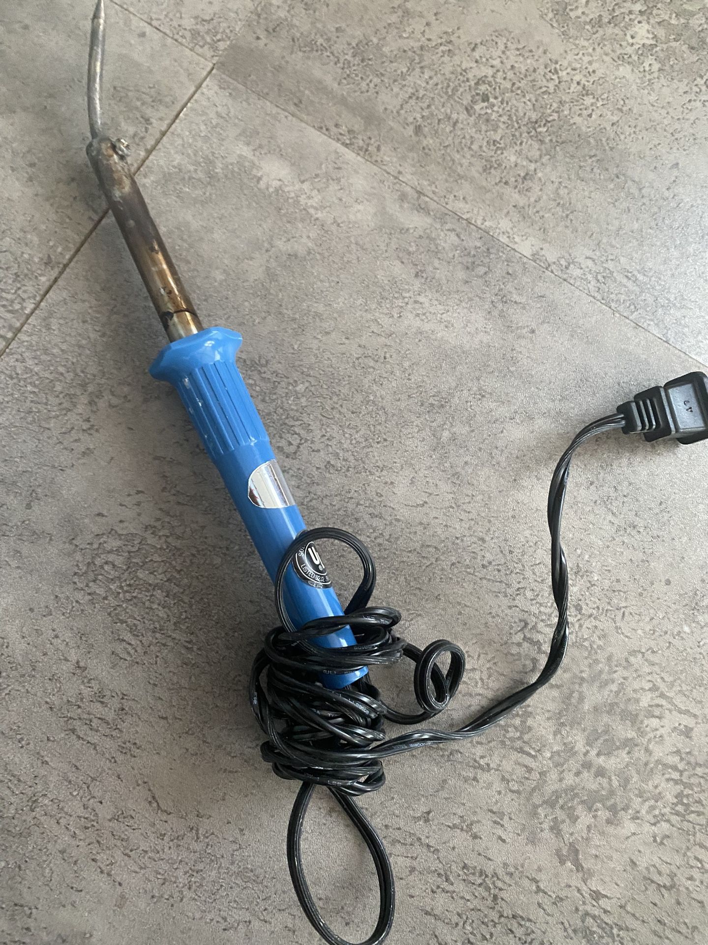 Corded soldering pen