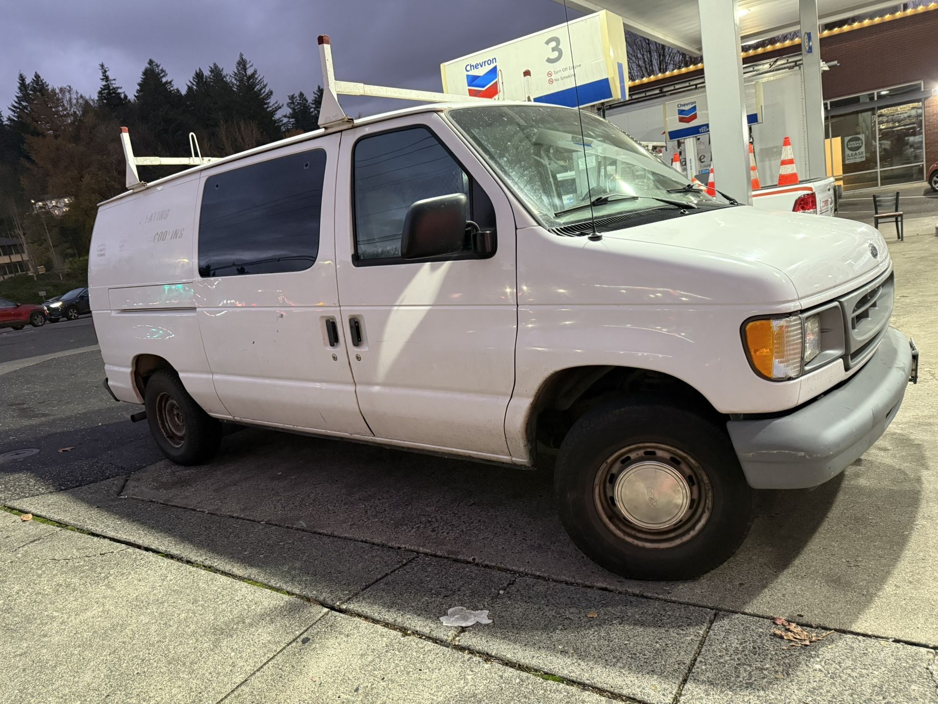 2000 Ford E-150