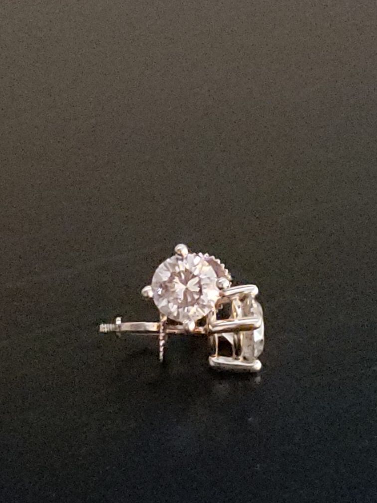 2.12 cts Diamond Stud Earrings