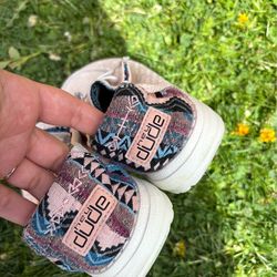 Women’s Hey Dudes size 6