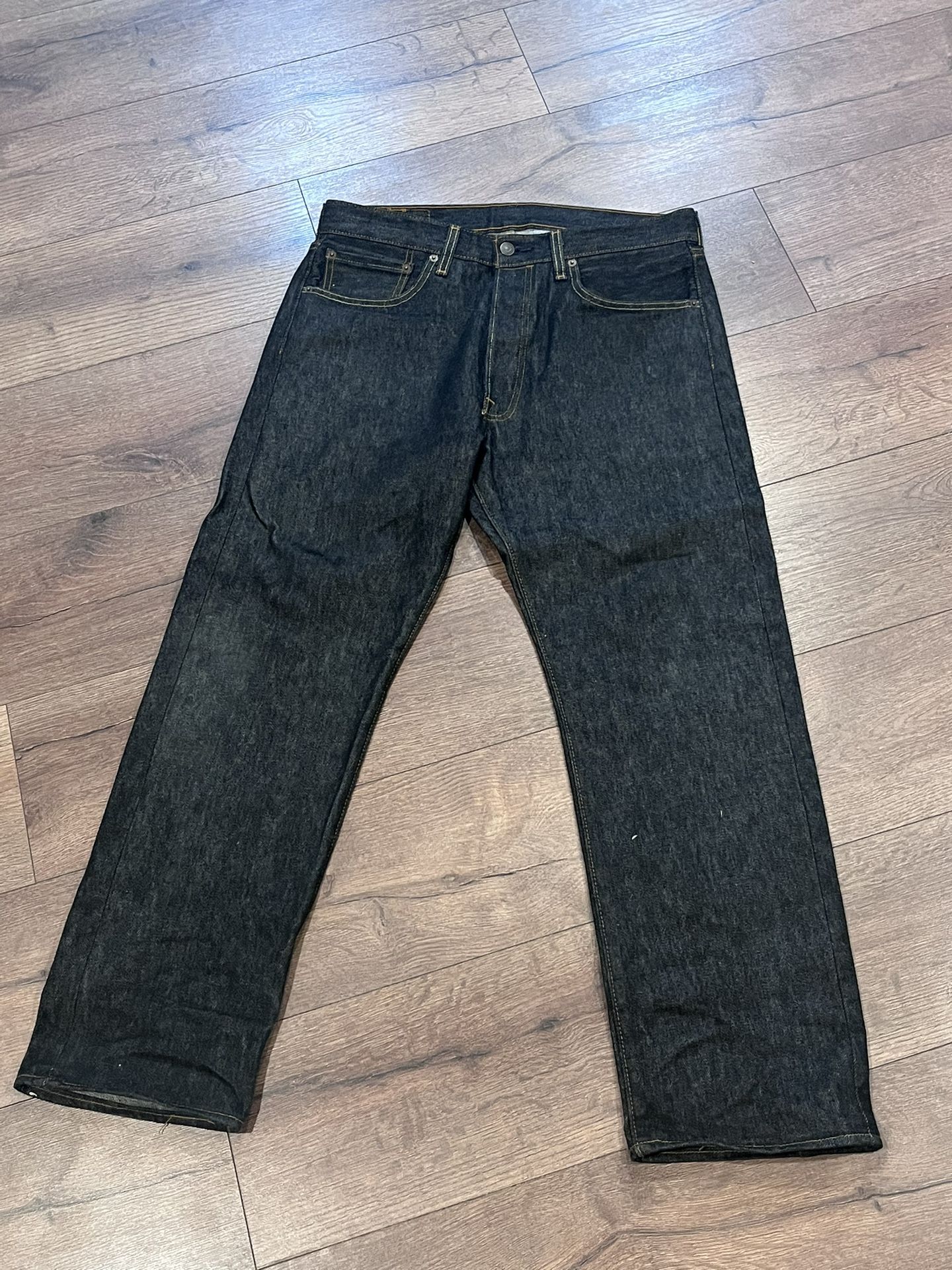 Charcoal Levis 501s