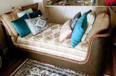 Used World Market Sonya Natural Brown Block Printed Twin Mattress Cover $20