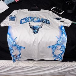 XL Bulls Shirt White And Blue