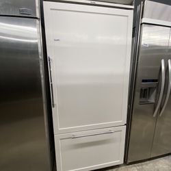 Viking Bottom Freezer Built In Panel Ready 36” Refrigerator 