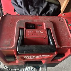 Milwaukee 12v Fuel Wet Dry Vac With 5.0 Battery 
