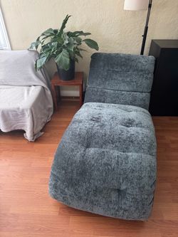 Tufted Velvet Chaise Lounge Chair