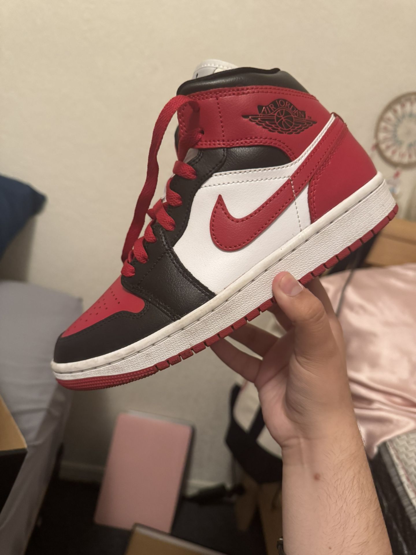 Red air jordan 1 retro high og SIZE 6.5Y Pick Up Only
