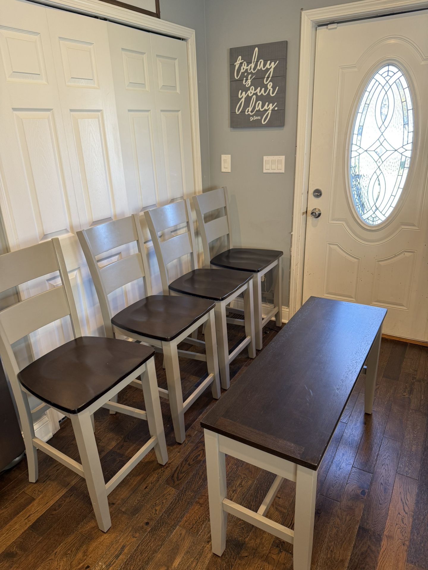 Dinning Room Table - 6 Seats