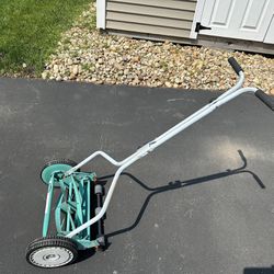 Scotts 14 inch manual Reel Push Lawn Mower