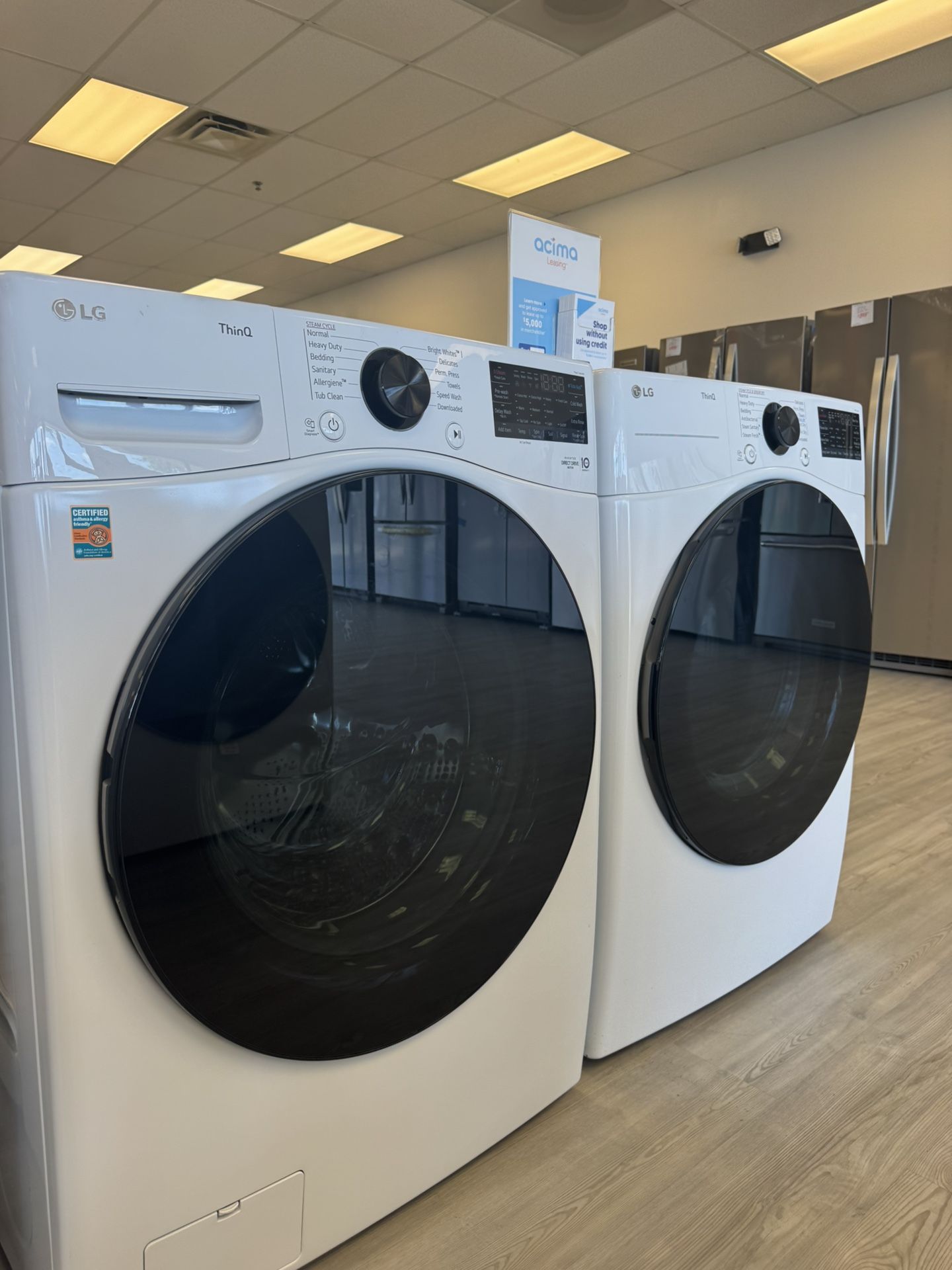 LG Washer And Gas Dryer Set In White