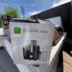 Centrifugal juicer