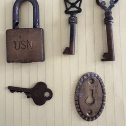 OLD USN lock & Key, 2 Old Keys, Lock Cover 