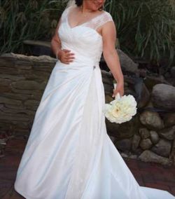 Maggie Sotero Ivory Wedding dress