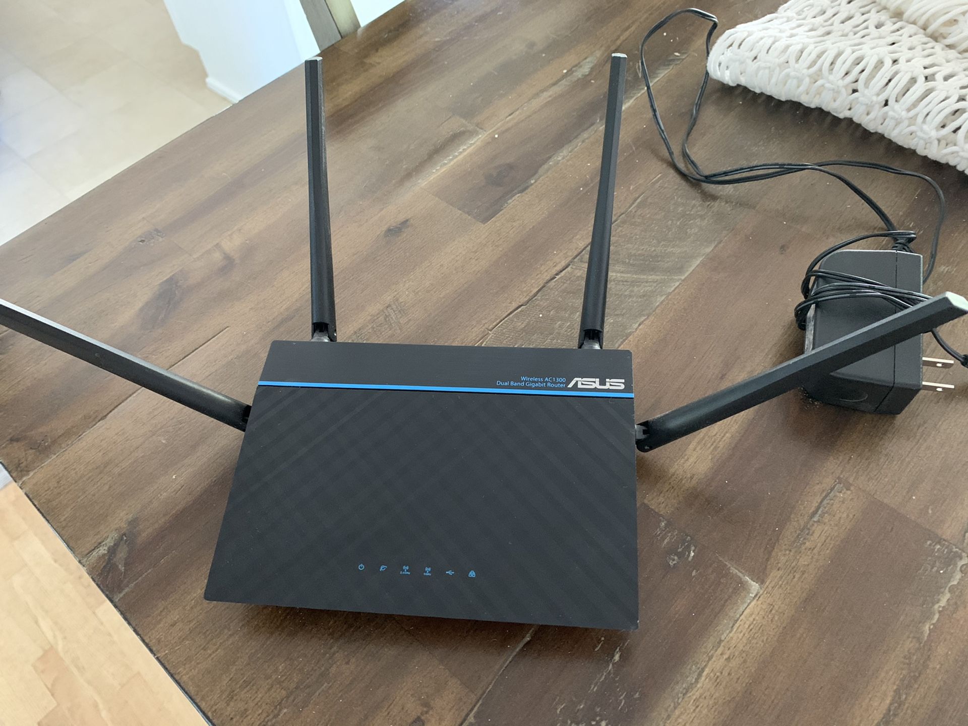 ASUS Dual Band AC1300 Super-Fast WiFi Router