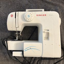 Singer Sewing Machine 