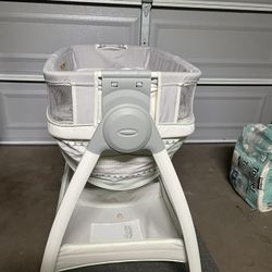 Graco Sweet Dreams Bassinet And Changing Table Combo 