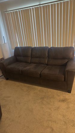 Ashely wrenway sofa brand new