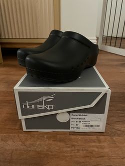Dansko Occupational Mule Clog (size 6.5-7)