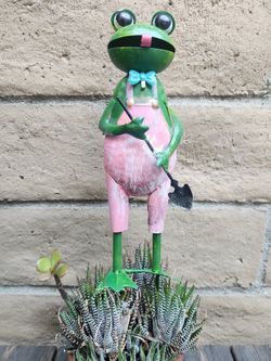 Whimsical Metal Frog With Garden Shovel Statue 15' H
