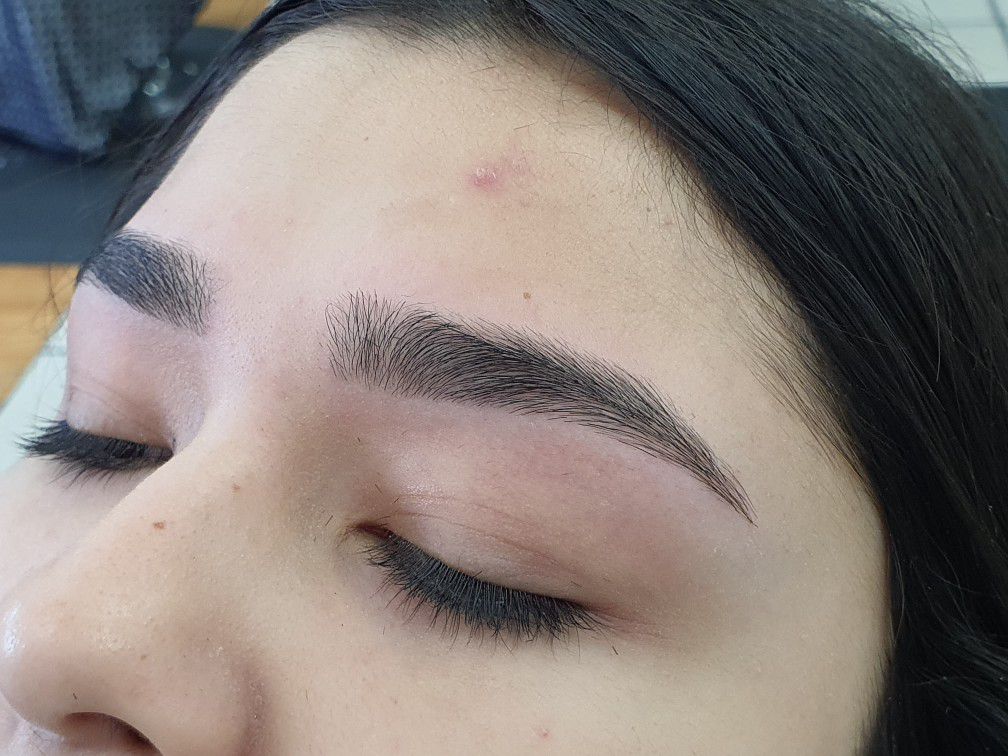 Eyebrow Threading And Henna Tinting 