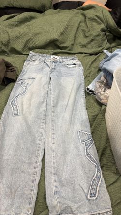 Bow jeans