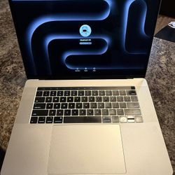 MacBook Pro 15 Inch 