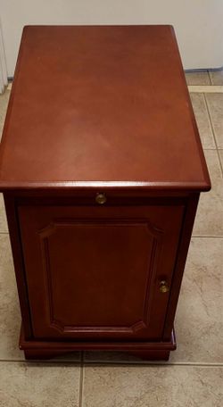 Set of 2 side tables from Lazy boy