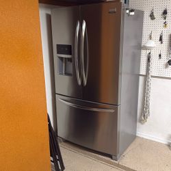 Refrigerator   Frigidaire Gallery