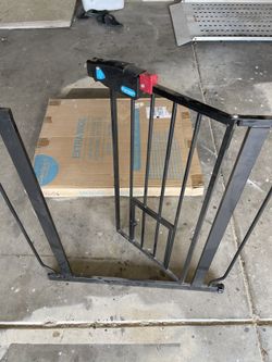 Child Proof Walk Thru Gate W/Small Pet Door