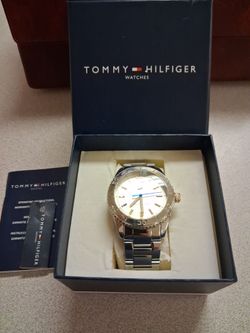 TOMMY HELFIGER BRAND NEW CONDITION