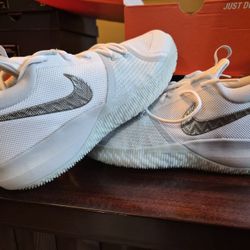 BRAND NEW NIKE Assersion In 10.5 Or 9