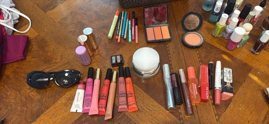 Makeup bath body shampoos conditioner