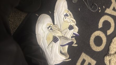 Jordan 4 metallic purples 7.5