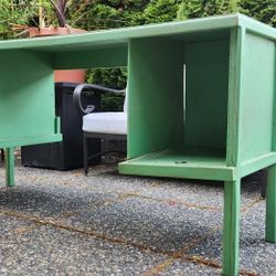 Multipurpose Table For FREE!