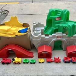 Vintage Little Tikes Play Sets (80+ Pieces) Castle, Mountain, Bridge, Roadway, Train Cars