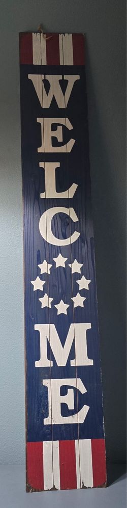 Wooden “Welcome” / “Home” Sign