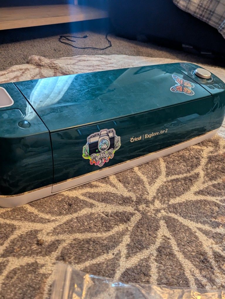 Cricut Explore Air 2 And Accessories