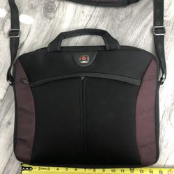 Swiss Army 14” Lap Top Carry Case With Straps