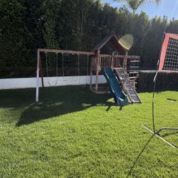 Kids play set (swings)
