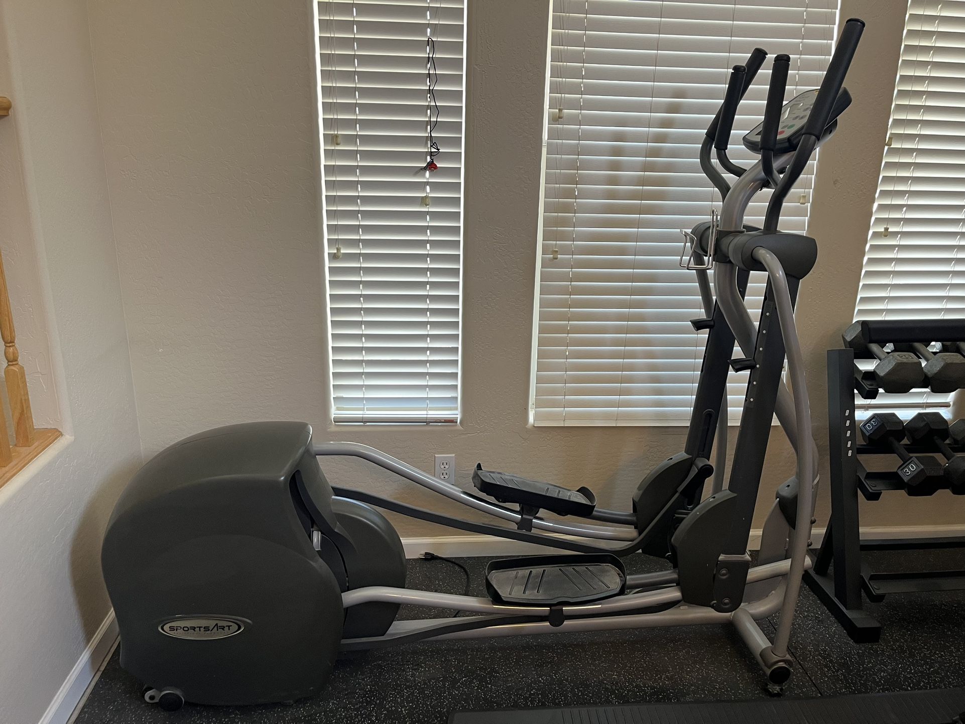 Elliptical Machine - SportsArt
