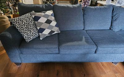 Comfortable Large L-shaped sectional couch