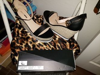 SIZE 11 WOMEN'S PLATFORM IN BOX