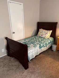 Twin bed with mattress