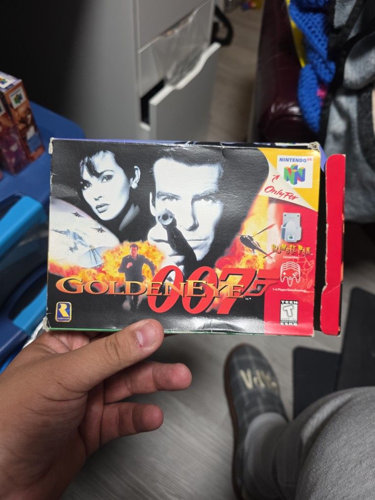007 Golden Eye And Turok 2 Boxes
