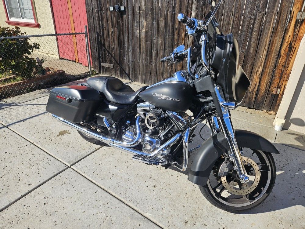 2014 Harley Davidson Street Glide FLHX