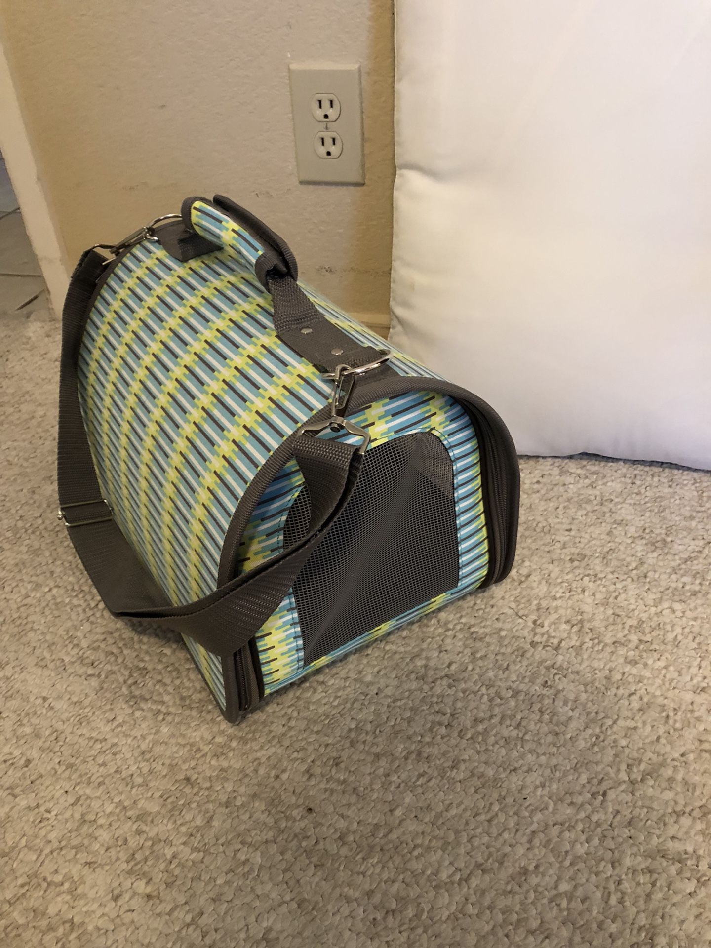 SMALL COZY DOG CARRIER