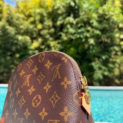 Louis Vuitton Monogram Cosmetic Pouch PM– Like New + Full Packaging & Receipt